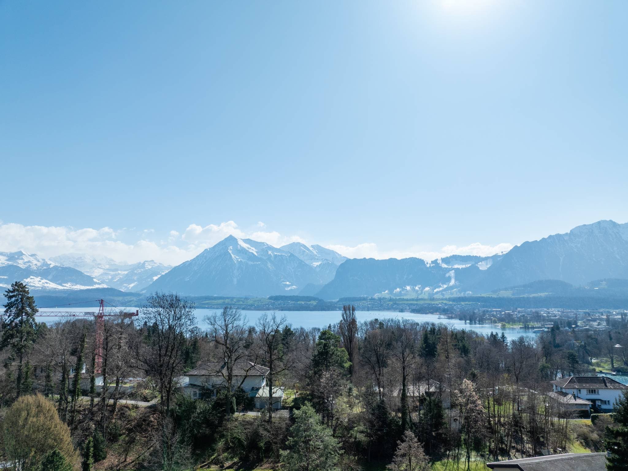 Magnifique vue sur le lac et les montagnes