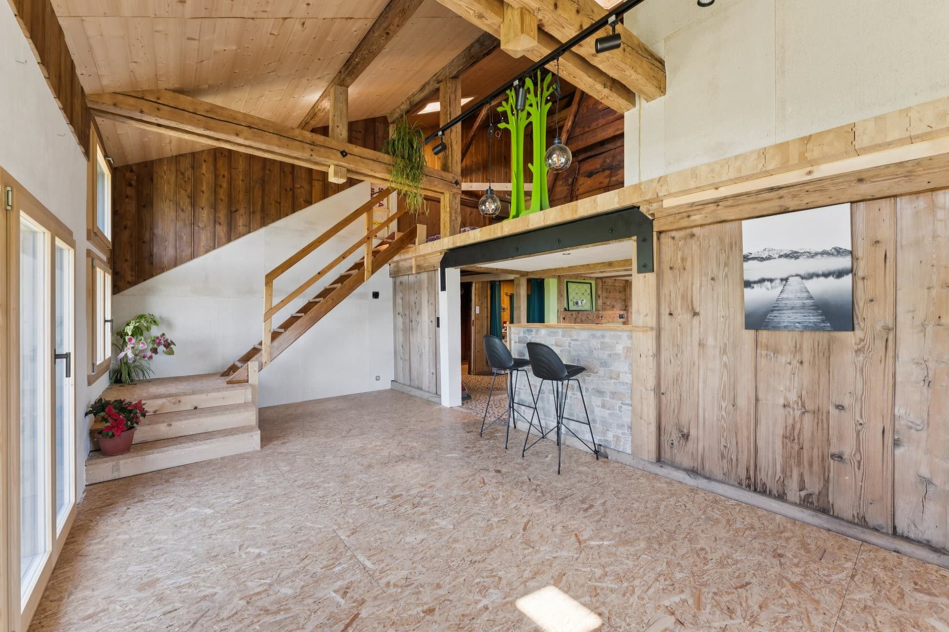 Espace salle à manger avec bar