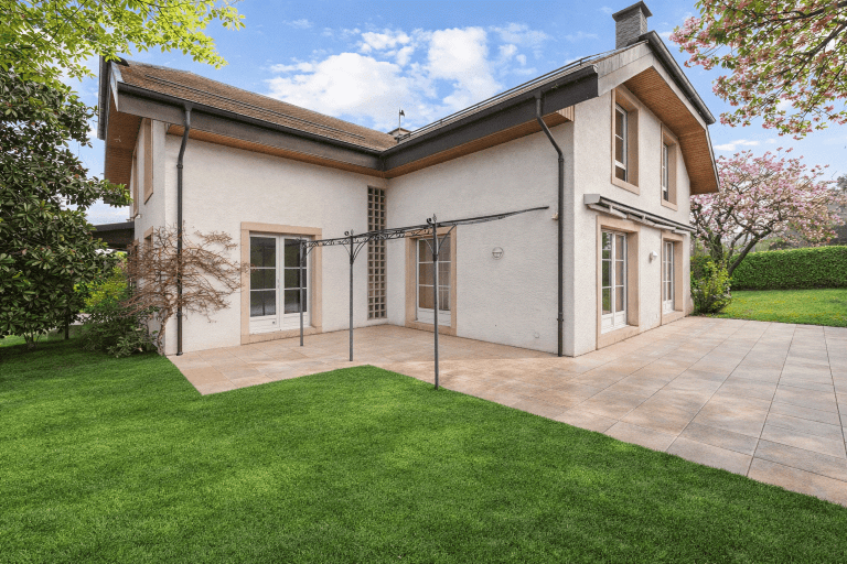 Großes Familienanwesen mit Garten