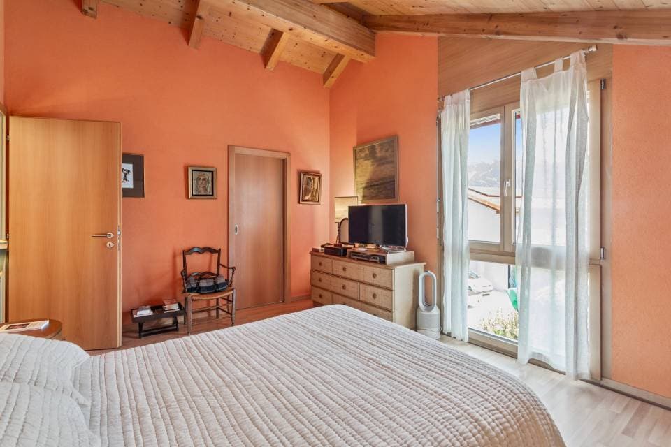Chambre parentale avec dressing et salle de douche