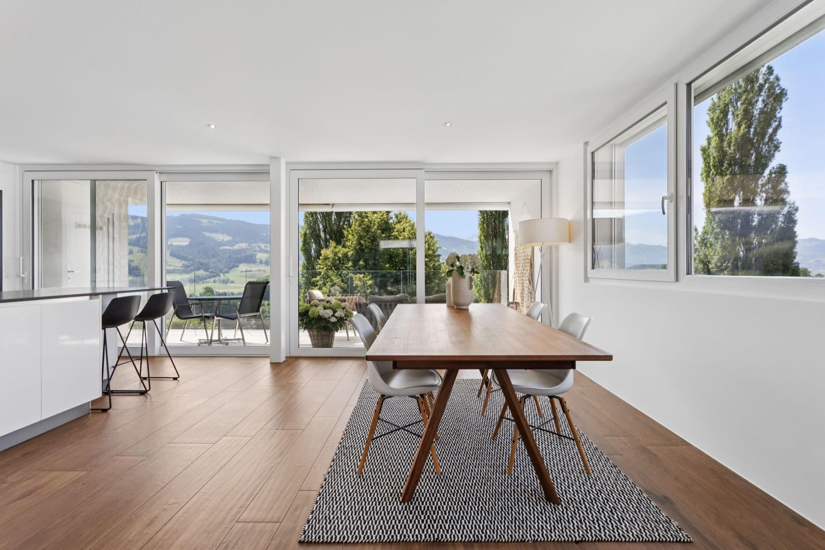 Durchgehendes Esszimmer