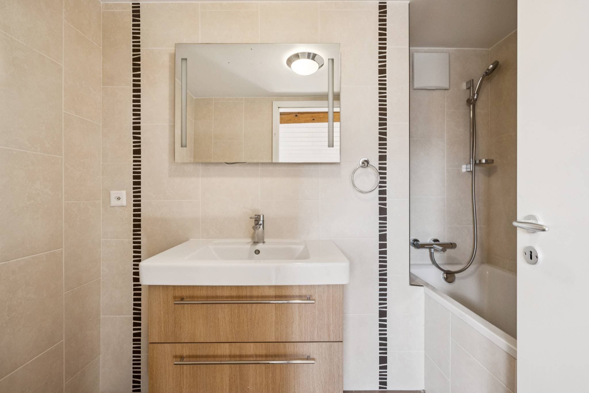 Salle de bains attenante