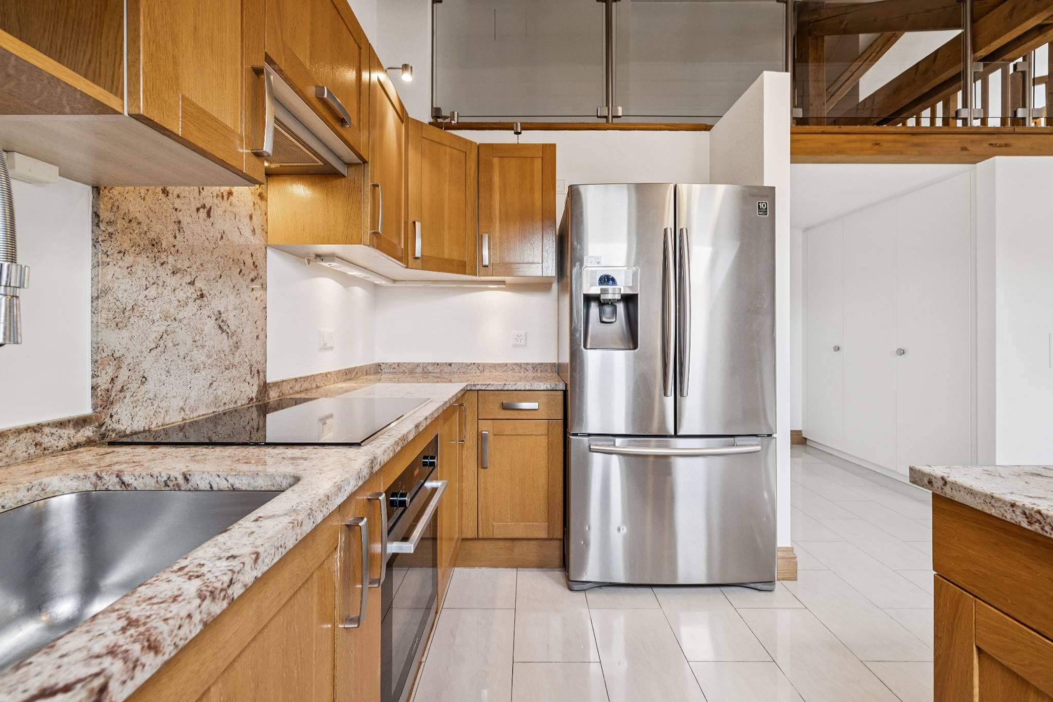 Cuisine ouverte entièrement équipée