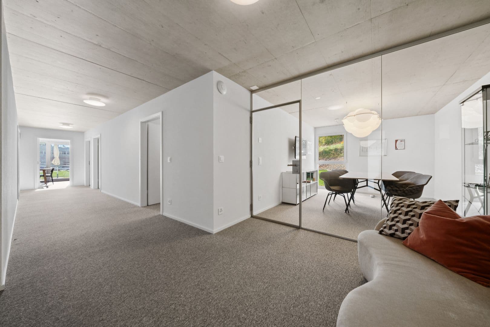 Hall d'entrée et couloir de distribution